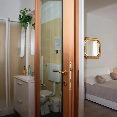 Priscilla Nel Golfo Delle Meraviglie Pensionat La Spezia